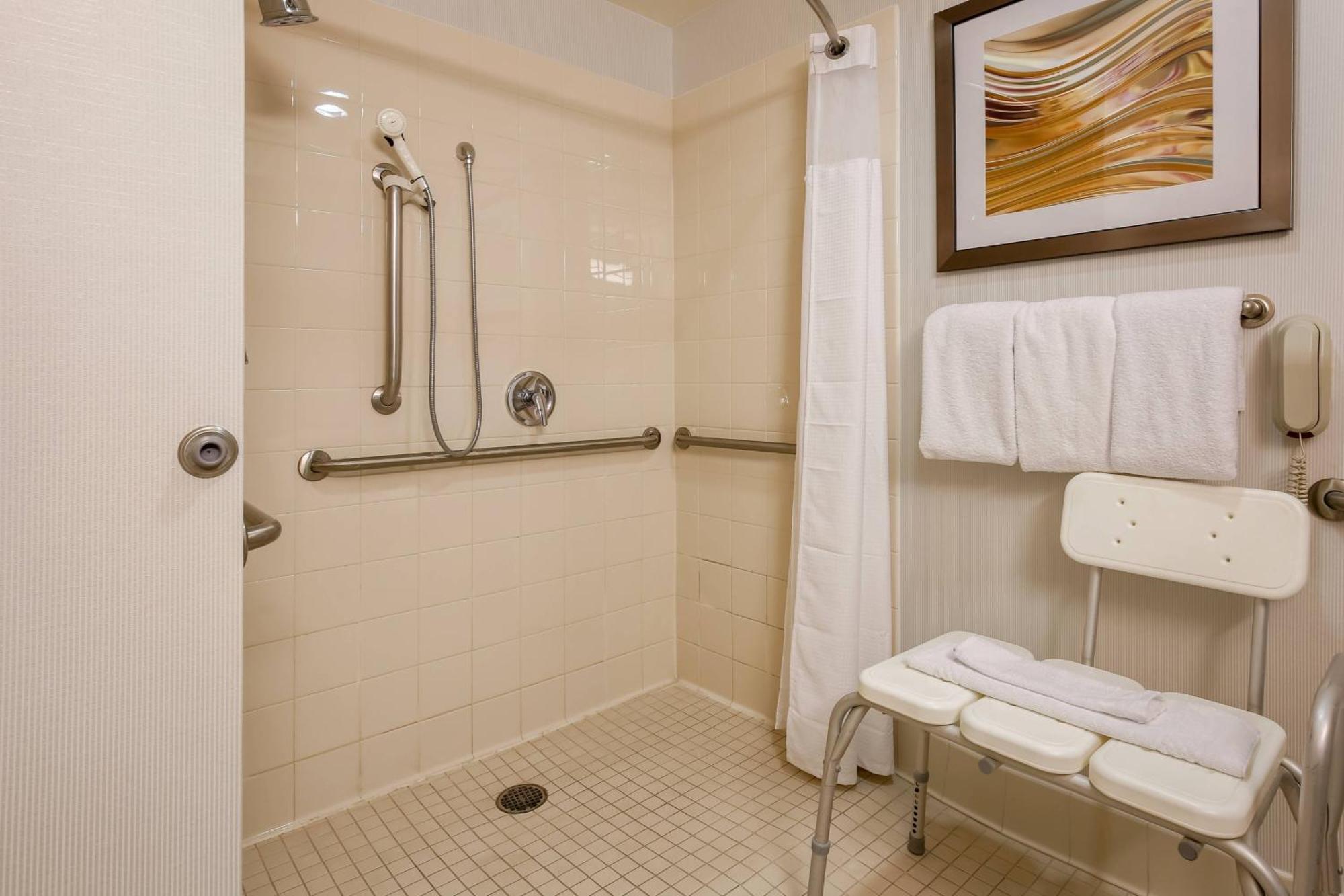 Hotel Courtyard By Marriott Vegas Stadium Area 3*